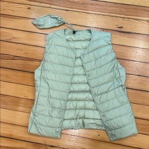 Uniqlo Ultra Light Down Vest in Sage